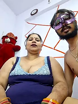 Snapshot of MOM-SUN-COUPLE chatting on 02-06-25, 04:03 MOM-SUN-COUPLE online show from 02-06-25, 04:03
