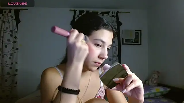 mia  lopez  online show from 01-29-25, 11:35