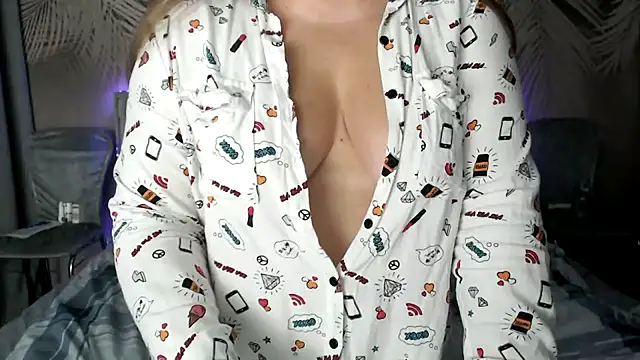 uliastar online show from 10-15-25, 07:19