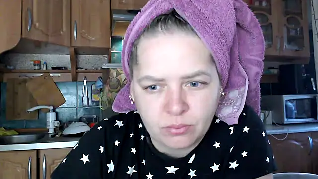 uliastar online show from 10-18-25, 05:32