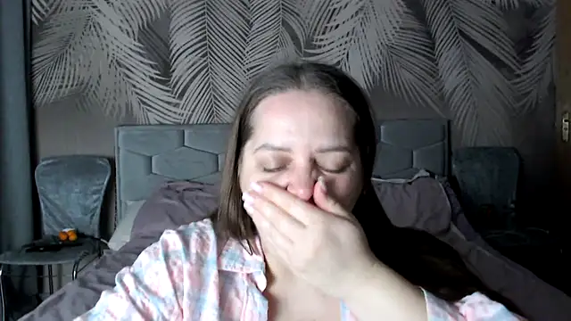 uliastar online show from 12-05-25, 07:06