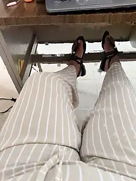 Snapshot of FerLu8 chatting on 04-07-26, 08:31 FerLu8 online show from 04-07-26, 08:31