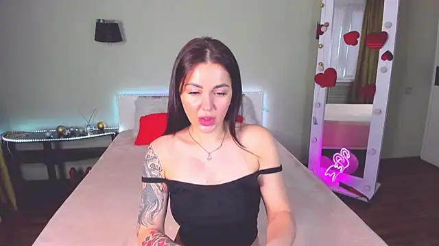 Snapshot of CrazyMilanka chatting on 03-02-25, 11:18 CrazyMilanka online show from 03-02-25, 11:18
