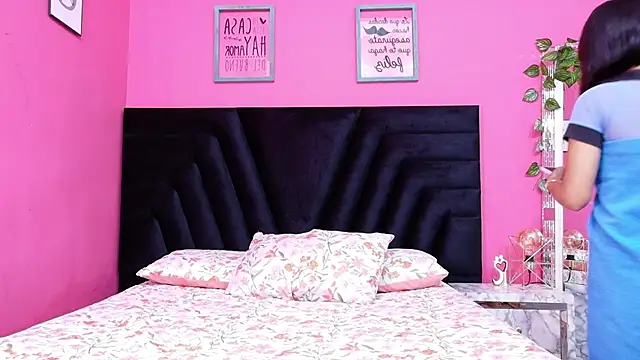 kinkylittlegirll online show from 10-31-25, 05:03