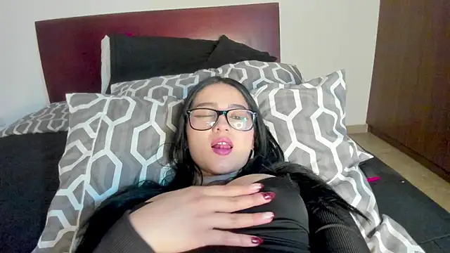 Hott Hanna online show from 10-18-25, 06:48