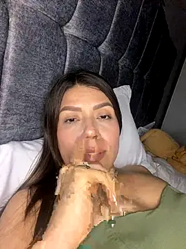 Snapshot of martina_contreras chatting on 11-16-25, 02:06 martina contreras online show from 11-16-25, 02:06