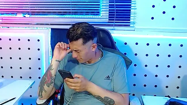 Darko0717 online show from 12-02-25, 11:56