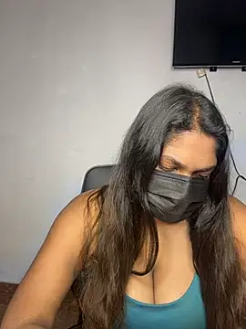 Snapshot of Black_Beauty997 chatting on 12-17-25, 06:25 Black Beauty997 online show from 12-17-25, 06:25