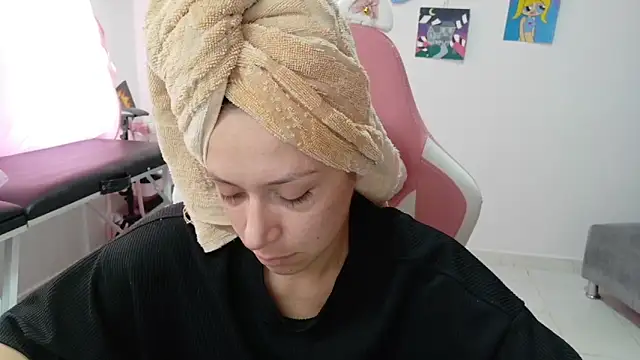 MommyMiaWs online show from 12-16-25, 04:34