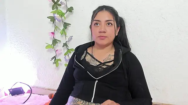 Hanna moore1 online show from 12-12-24, 09:58