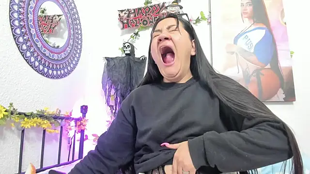 Hanna moore1 online show from 10-20-25, 07:14