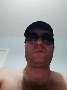 Snapshot of fraud705 chatting on 01-06-26, 10:23 fraud705 online show from 01-06-26, 10:23