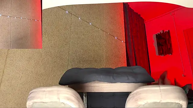 Snapshot of Farmer_James chatting on 10-22-25, 03:12 Farmer James online show from 10-22-25, 03:12