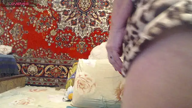 Snapshot of Sandra_Carina chatting on 10-16-25, 11:22 Sandra Carina online show from 10-16-25, 11:22