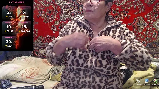 Snapshot of Sandra_Carina chatting on 10-29-25, 10:44 Sandra Carina online show from 10-29-25, 10:44