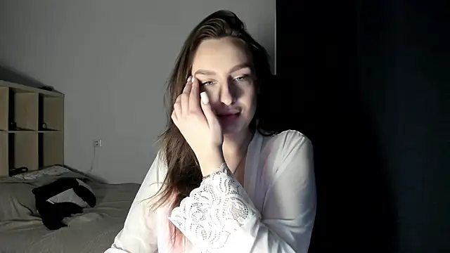 Snapshot of Ella___Bell chatting on 02-11-25, 06:30 Ella   Bell online show from 02-11-25, 06:30