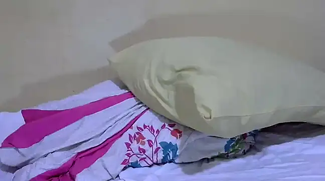 Snapshot of Slender-simple1 chatting on 02-04-25, 03:47 Slender-simple1 online show from 02-04-25, 03:47