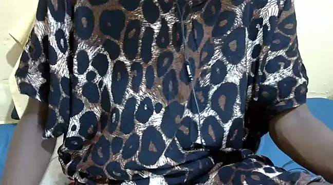 Snapshot of Slender-simple1 chatting on 02-22-25, 12:51 Slender-simple1 online show from 02-22-25, 12:51