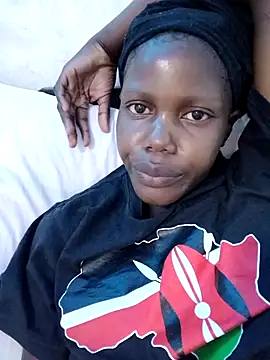 Snapshot of Slender-simple1 chatting on 09-13-25, 05:57 Slender-simple1 online show from 09-13-25, 05:57