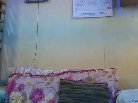 Snapshot of Slender-simple1 chatting on 10-31-25, 01:56 Slender-simple1 online show from 10-31-25, 01:56