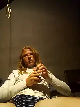 Snapshot of Salted_Playday chatting on 01-08-25, 01:32 Salted Playday online show from 01-08-25, 01:32