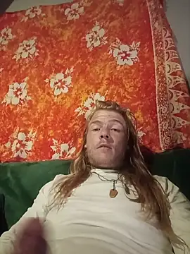 Snapshot of Salted_Playday chatting on 10-31-25, 02:12 Salted Playday online show from 10-31-25, 02:12