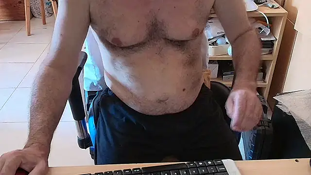 Snapshot of angelgarcia269 chatting on 02-10-26, 01:26 angelgarcia269 online show from 02-10-26, 01:26