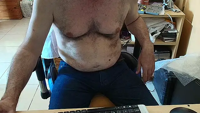 Snapshot of angelgarcia269 chatting on 02-28-26, 12:50 angelgarcia269 online show from 02-28-26, 12:50