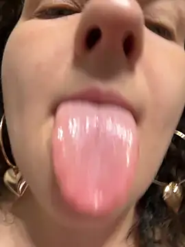 Taisia W online show from 10-06-25, 06:11