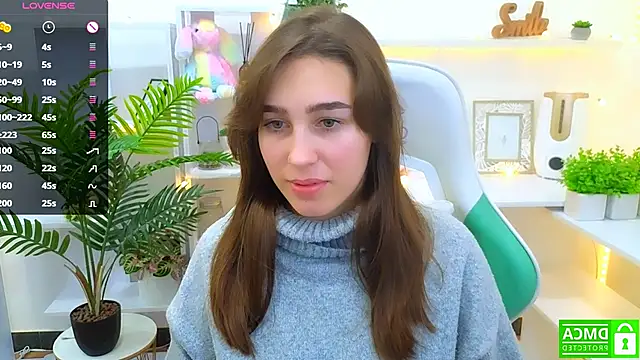  Eliizabeth  online show from 01-24-25, 03:54