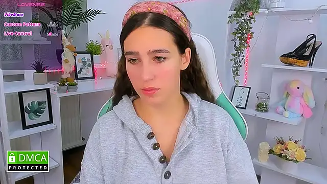  Eliizabeth  online show from 10-14-25, 08:53