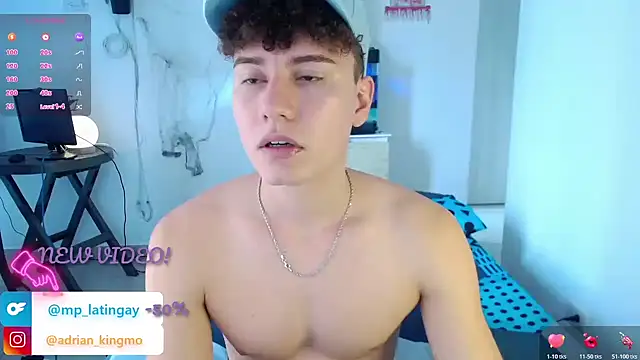 Snapshot of adrian_morelly chatting on 10-17-25, 06:21 adrian morelly online show from 10-17-25, 06:21