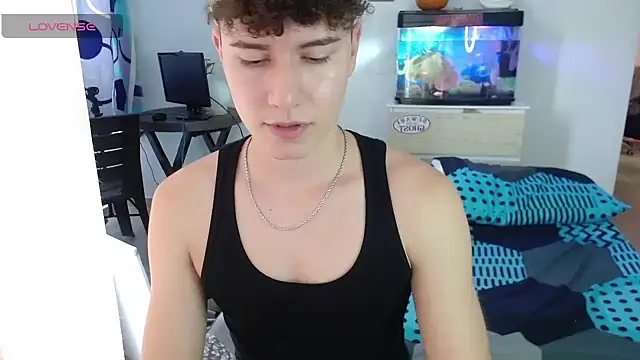 Snapshot of adrian_morelly chatting on 10-18-25, 07:47 adrian morelly online show from 10-18-25, 07:47