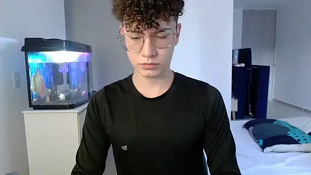 Snapshot of adrian_morelly chatting on 10-25-25, 10:26 adrian morelly online show from 10-25-25, 10:26