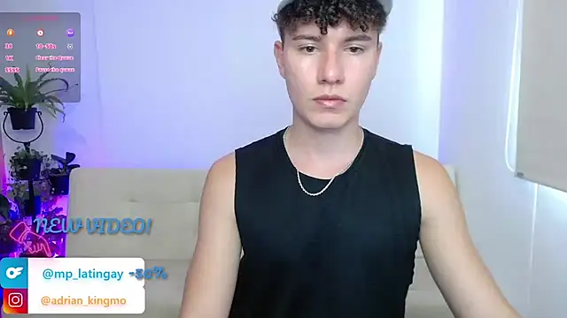 Snapshot of adrian_morelly chatting on 11-16-25, 08:14 adrian morelly online show from 11-16-25, 08:14