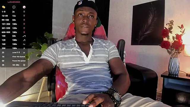 Snapshot of DannSmmith chatting on 02-07-26, 05:11 DannSmmith online show from 02-07-26, 05:11