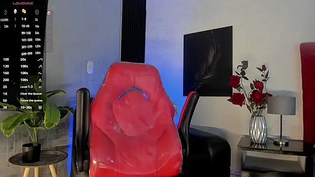 Snapshot of DannSmmith chatting on 02-11-26, 04:39 DannSmmith online show from 02-11-26, 04:39