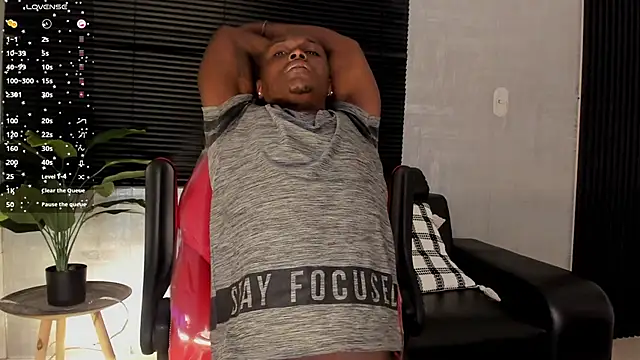 Snapshot of DannSmmith chatting on 02-19-26, 04:52 DannSmmith online show from 02-19-26, 04:52