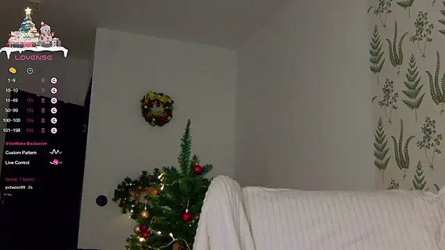 Snapshot of Marie_Diaze chatting on 12-30-24, 08:43 Marie Diaze online show from 12-30-24, 08:43