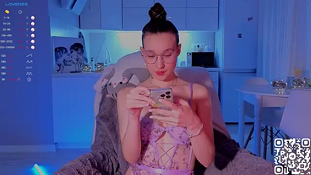 Snapshot of shey1i chatting on 12-10-24, 06:06 shey1i online show from 12-10-24, 06:06