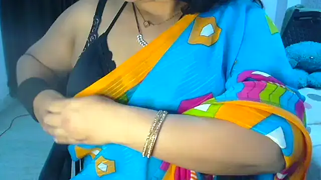 Snapshot of Maria_55 chatting on 12-12-24, 06:25 Maria 55 online show from 12-12-24, 06:25