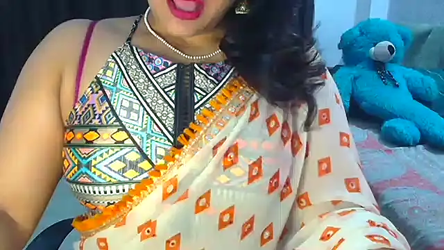 Snapshot of Maria_55 chatting on 01-31-25, 06:02 Maria 55 online show from 01-31-25, 06:02