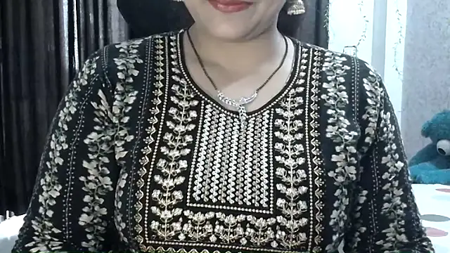 Snapshot of Maria_55 chatting on 09-12-25, 06:24 Maria 55 online show from 09-12-25, 06:24