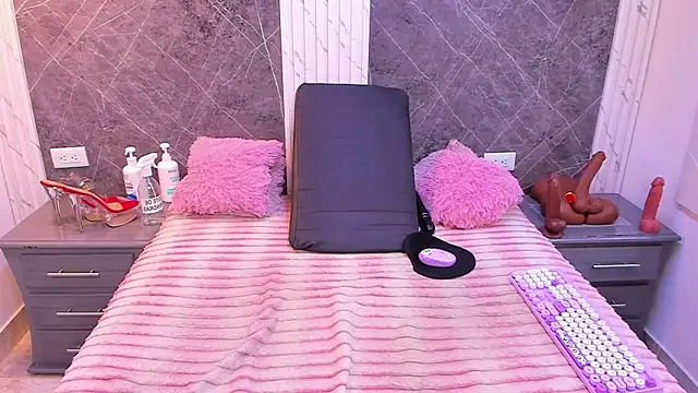 Snapshot of AndreaFletcher chatting on 02-09-26, 07:40 AndreaFletcher online show from 02-09-26, 07:40