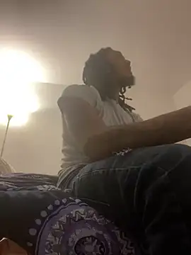 Snapshot of BD2LONG chatting on 02-19-25, 01:40 BD2LONG online show from 02-19-25, 01:40