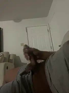 Snapshot of BD2LONG chatting on 12-20-25, 06:20 BD2LONG online show from 12-20-25, 06:20