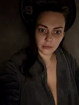 Snapshot of LEAsquirt91 chatting on 02-13-25, 04:54 LEAsquirt91 online show from 02-13-25, 04:54