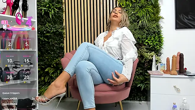 Snapshot of sweetcherry30 chatting on 10-16-25, 06:03 sweetcherry30 online show from 10-16-25, 06:03