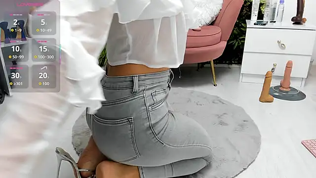 Snapshot of sweetcherry30 chatting on 10-17-25, 06:21 sweetcherry30 online show from 10-17-25, 06:21