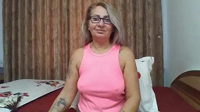 Snapshot of PussyEvely chatting on 11-04-25, 06:56 PussyEvely online show from 11-04-25, 06:56